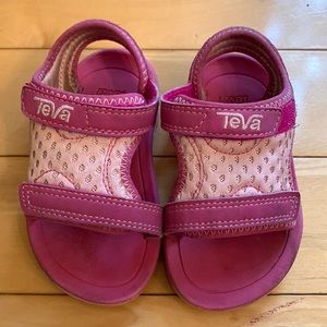 EUC toddler girls pink beach sandals